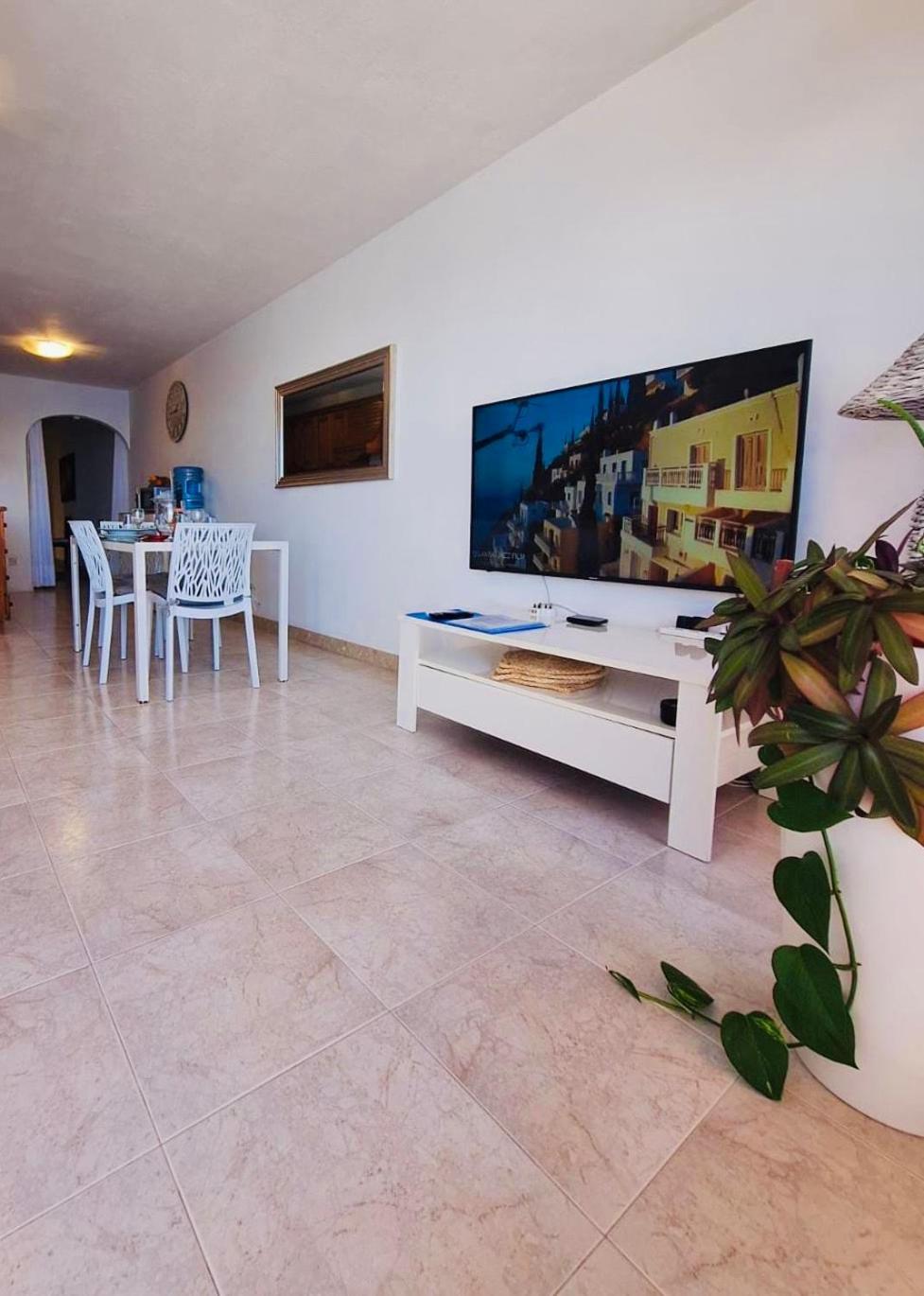 Seafront Apartment Terrace, Lounger & Panoramic Ocean Views Mellieha Exterior photo