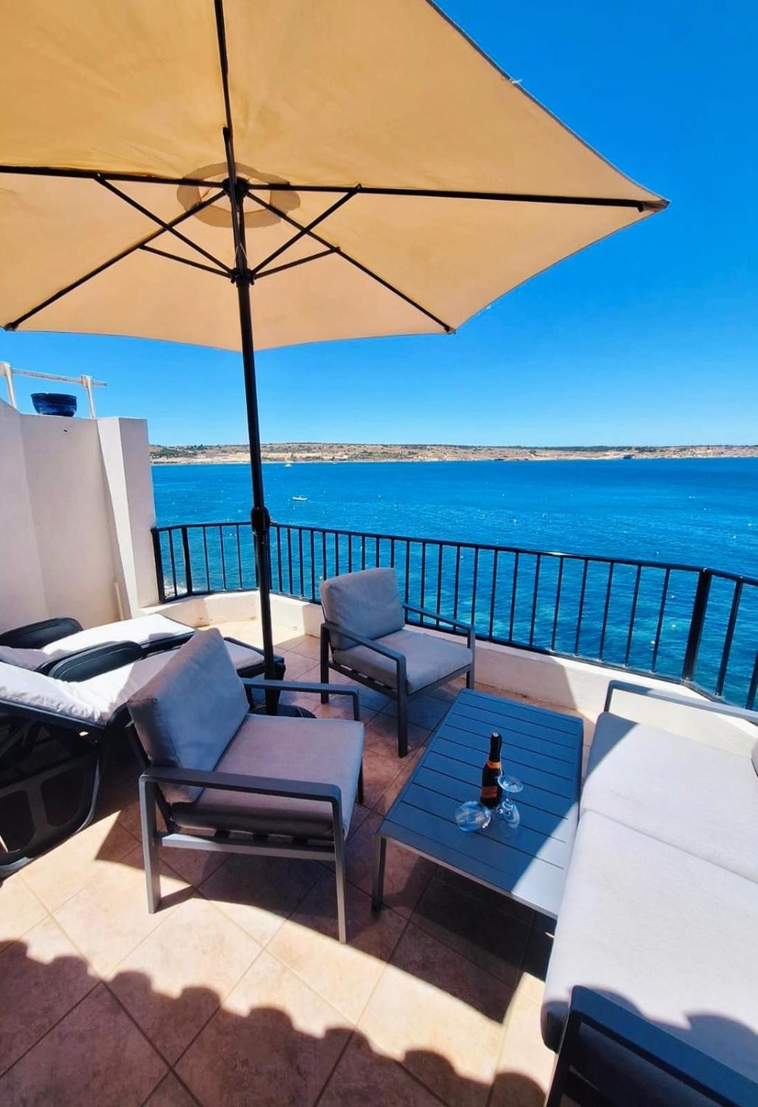 Seafront Apartment Terrace, Lounger & Panoramic Ocean Views Mellieha Exterior photo