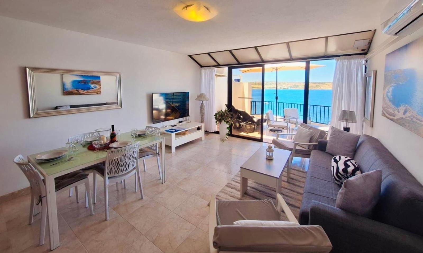 Seafront Apartment Terrace, Lounger & Panoramic Ocean Views Mellieha Exterior photo