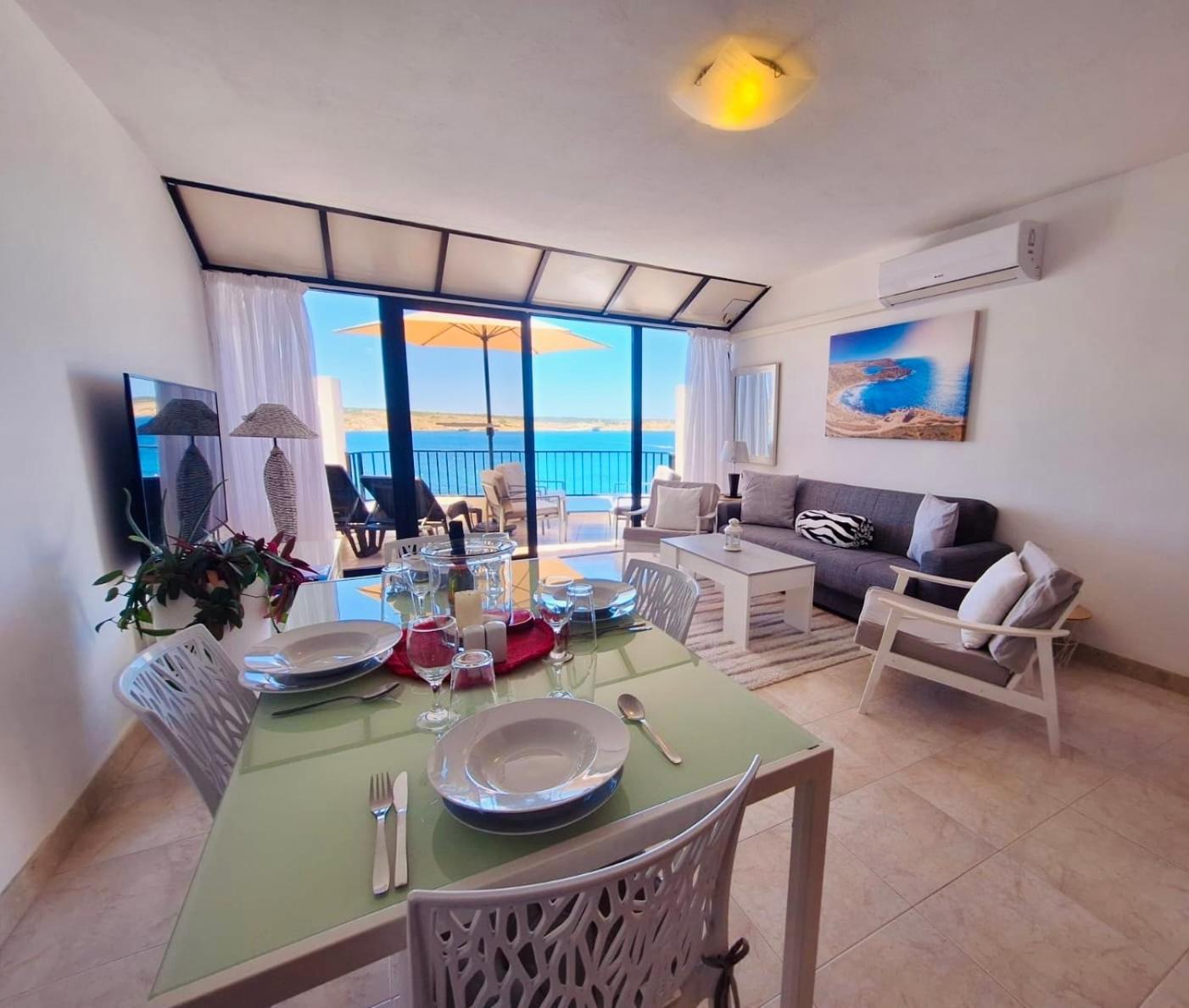 Seafront Apartment Terrace, Lounger & Panoramic Ocean Views Mellieha Exterior photo